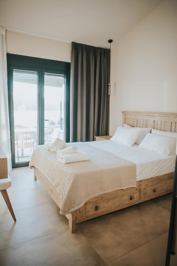פלטאריה Elia Luxury Suites מראה חיצוני תמונה